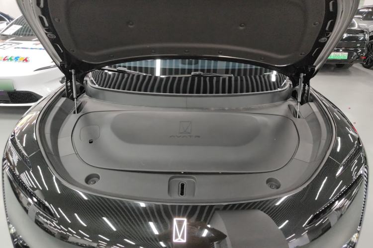 Used  11 2025 Ultra Extended-Range Edition
