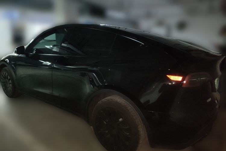 Used Tesla Model Y 2023 Long-Range All-Wheel-Drive Version
