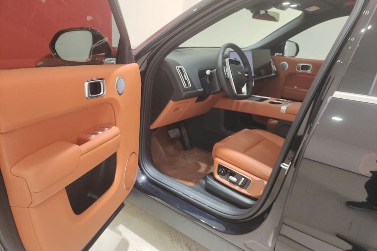 Used Li Auto L8 2024 PRO Model
