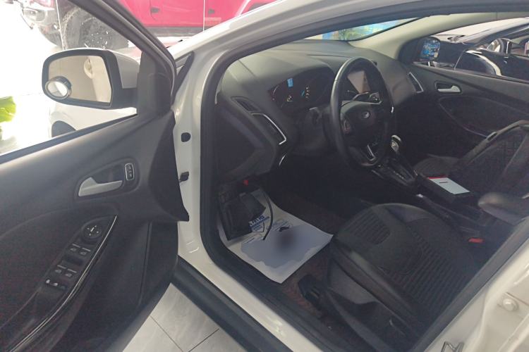 Used Ford Focus 2017 Sedan EcoBoost 125 Automatic Supreme Style SmartDrive Edition