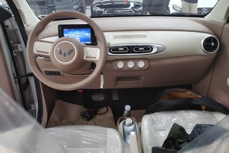 Used Wuling Hongguang MINIEV 2025 Four-Door Version Advanced Edition
