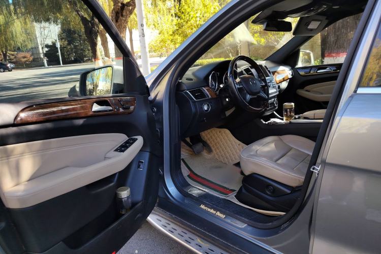 Used Mercedes-Benz M-Class 2014 ML 400 4MATIC Luxury Model
