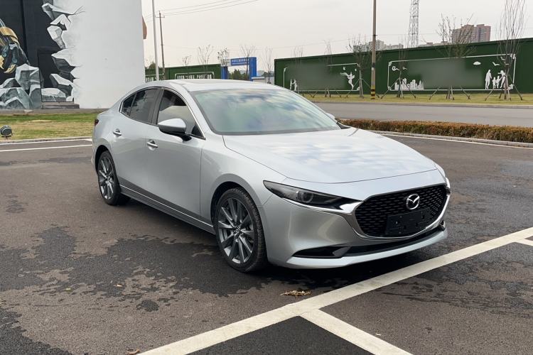 Used Mazda Mazda 3 Axela 2020 2.0L Automatic Luxury Version
