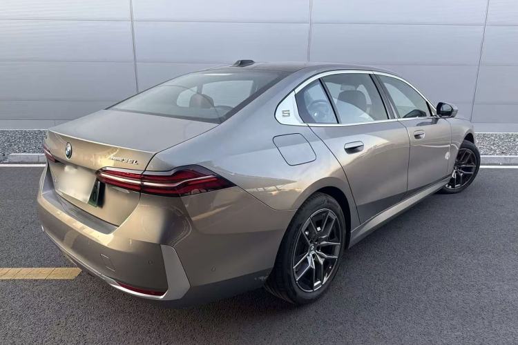 Used BMW i5 2024 eDrive 35L Luxury Package
