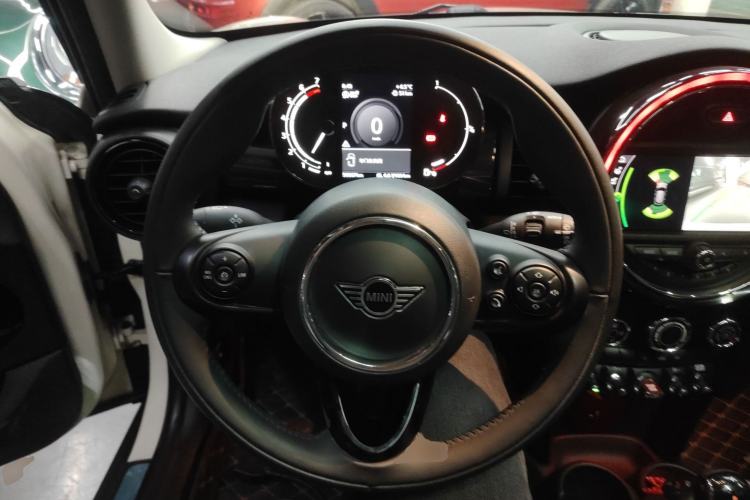 Used  MINI 2021 1.5T COOPER Classic Edition Five-Door Version
