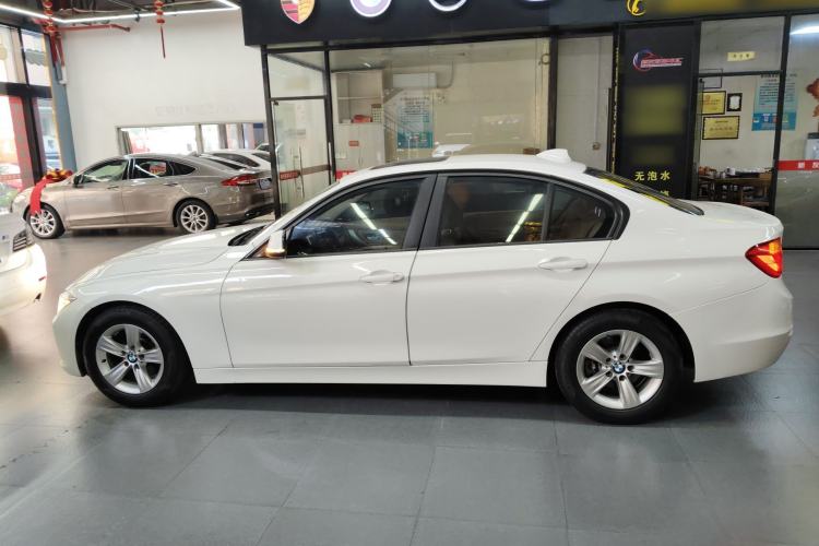 Used BMW 3 Series 2015 320i Fashion Model
