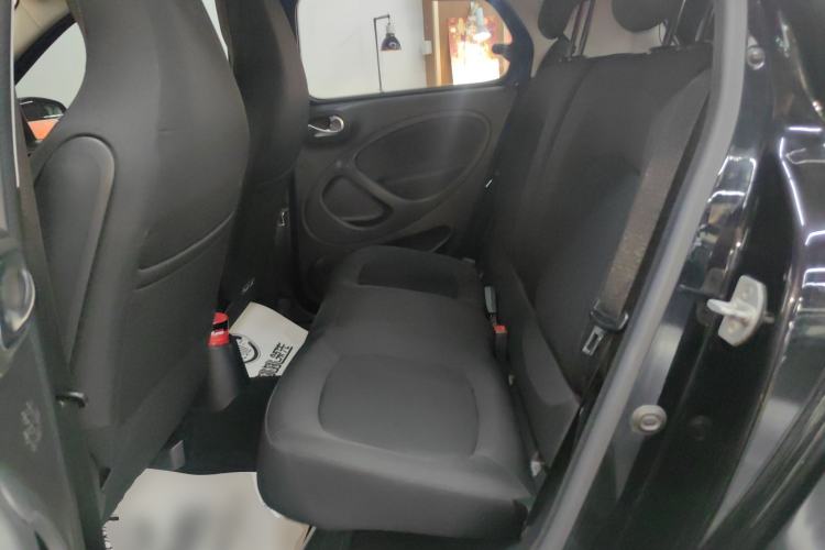 Used  forfour 2016 1.0L 52 kW Passion Edition
