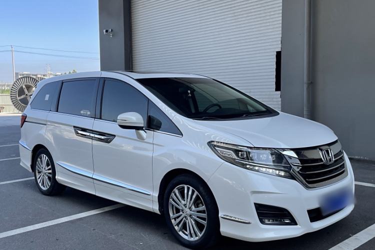 Used Honda Elysion 2016 2.4L Luxury Edition
