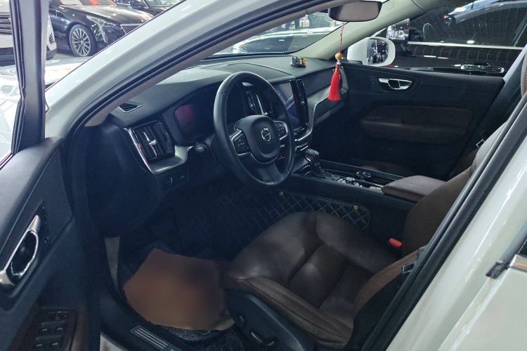 Used Volvo XC60 2019 T5 4x4 Smart Edition China V Standard
