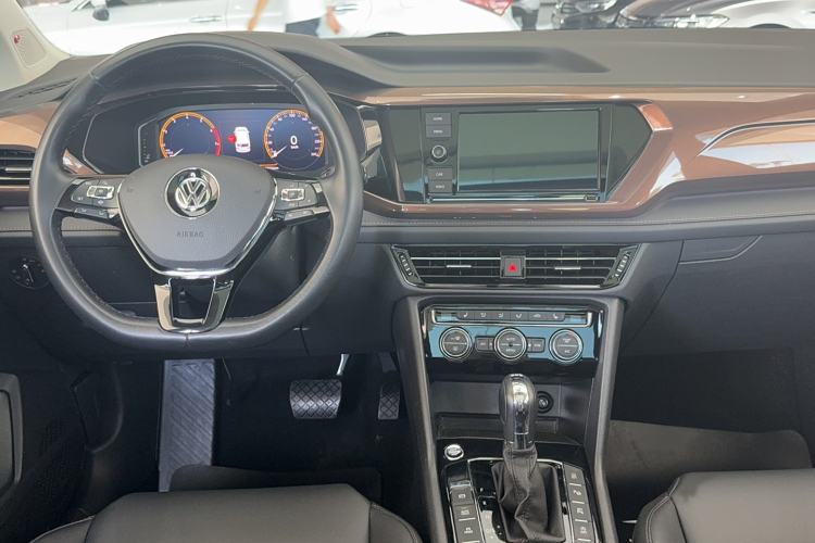 Used Volkswagen Tharu 2019 280TSI Two-Wheel Drive Flagship Edition China V Standard
