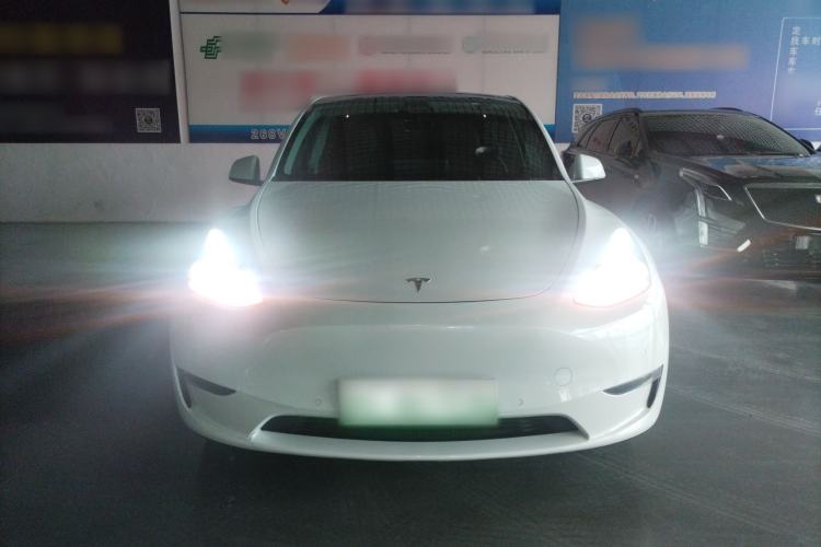 Used Tesla Model Y 2021 Long-Range All-Wheel-Drive Version
