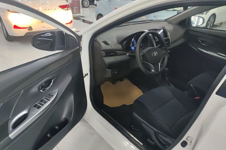 Used Toyota YARiS L 2015 1.5E Automatic Charm Edition
