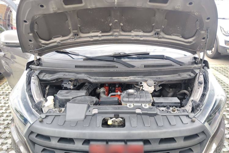 Used Jinbei Gold Hiace 2021 2.0L Passenger Van Engineering Lion Central Air Conditioning Version 9 Seats
