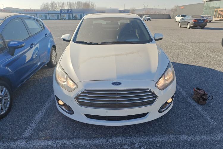 Used Ford Escort 2015 1.5L Manual Fashion Edition