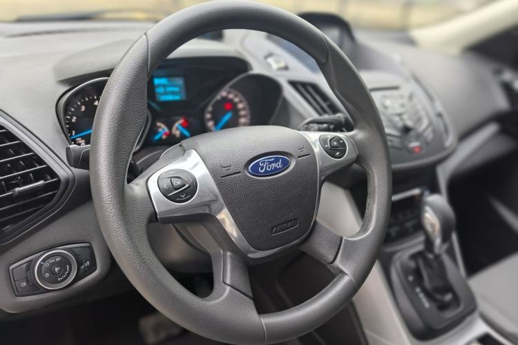 Used Ford Kuga 2015 1.5L GTDi Two-Wheel-Drive Comfort Model
