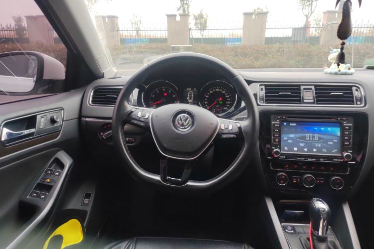 Used Volkswagen Sagitar 2015 230TSI Automatic Luxury Model