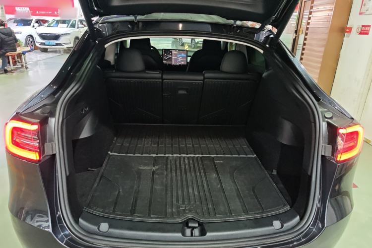 Used Tesla Model Y 2024 Long-Range All-Wheel-Drive Version