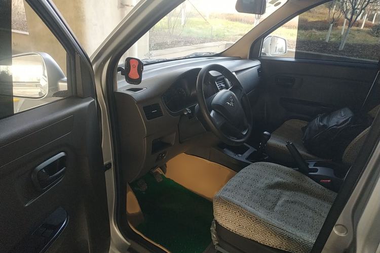 Used Wuling Rongguang V 2019 1.5L Standard Version China VI LAR
