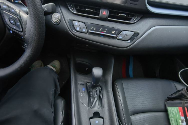 Used Toyota IZOA 2021 2.0L Enjoy Edition
