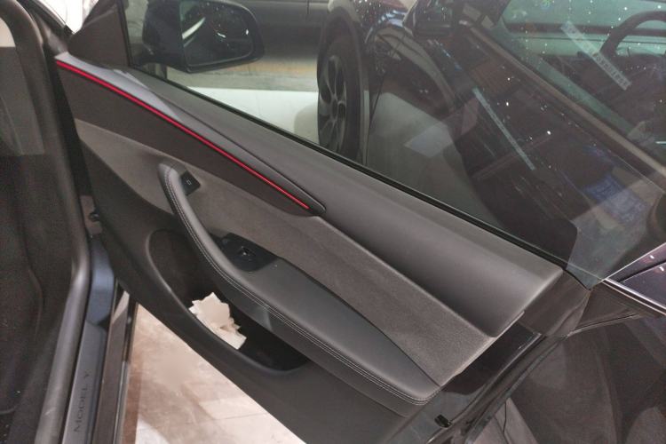 Used Tesla Model Y 2025 Rear-Wheel-Drive Version
