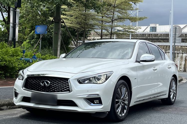 Used Infiniti Q50L 2018 2.0T Enjoyment Version China VI Standard
