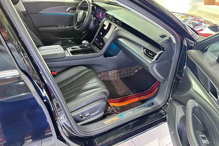 Used Hongqi H5 2024 2.0T Automatic Smart Connect Flagship Edition
