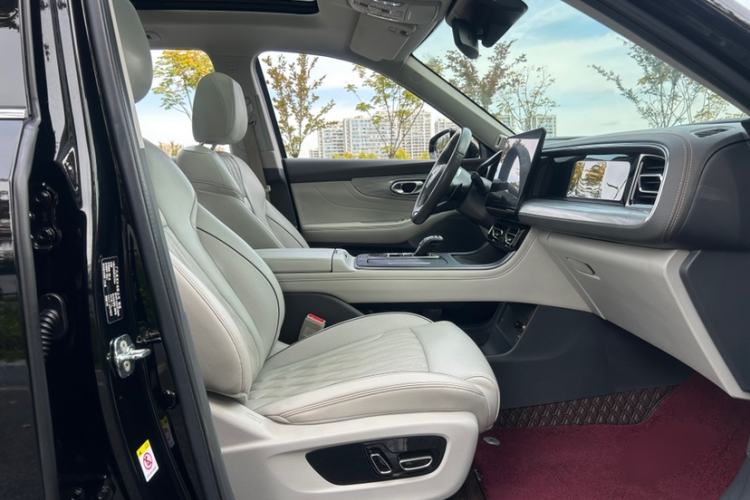 Used GAC Trumpchi GS8 2022 Flagship Series 2.0 TGDI Two-Wheel-Drive Prestige Edition (7 Seats)
