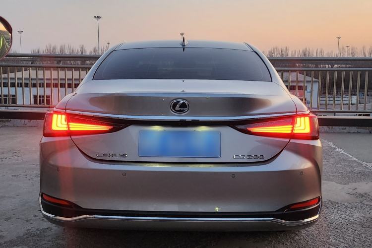 Used Lexus ES 2023 200 Excellence Edition