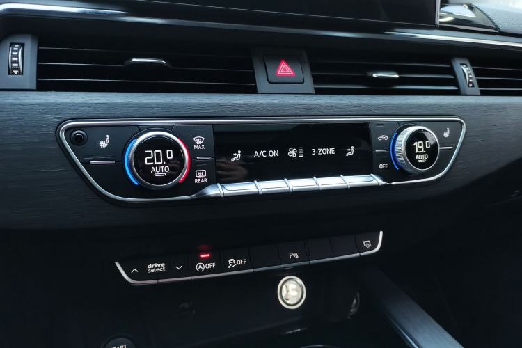 Used Audi A4L 2023 40 TFSI Luxury Dynamic Model
