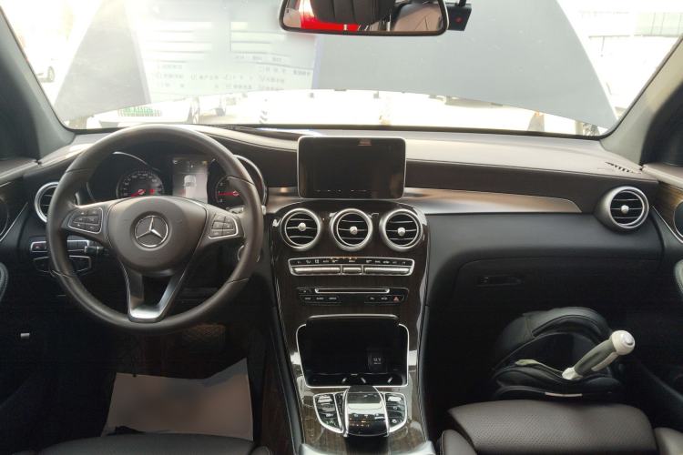 Used Mercedes-Benz GLC 2019 Facelift GLC 260 L 4MATIC Luxury Model
