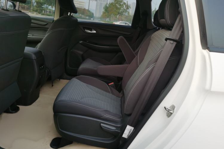 Used Baojun 730 2019 1.5L Manual Fashion Model 7-seater National V
