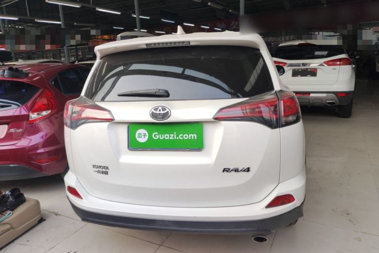 Used Toyota RAV4 2019 2.0L CVT Two-Wheel Drive Luxury Version China VI Standard
