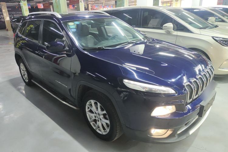 Used  Cherokee 2017 2.0L Superior Edition
