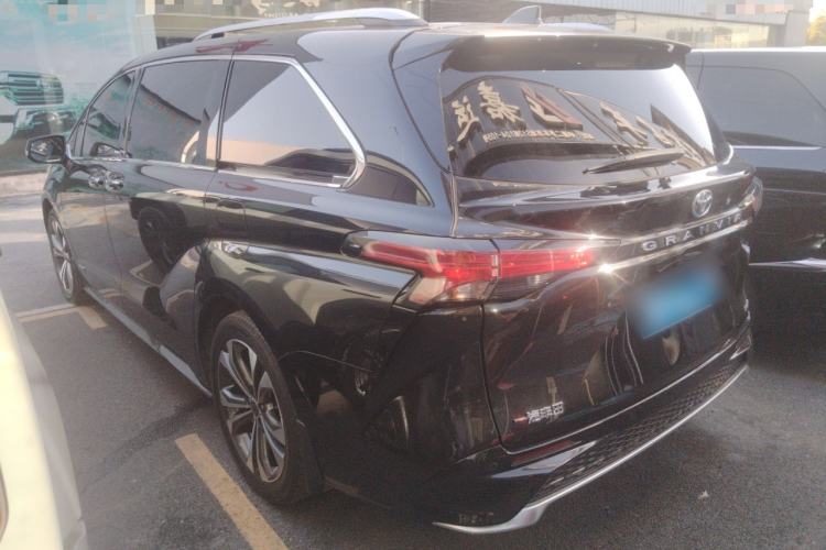 Used Toyota Granvia 2022 2.5L Hybrid Premium Edition

