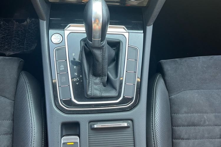 Used Volkswagen Magotan 2018 330TSI DSG Luxury Model
