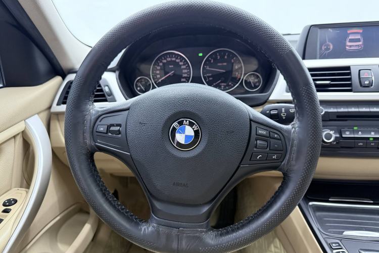 Used BMW 3 Series 2015 316Li Fashion Model
