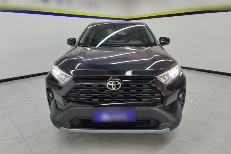 Used Toyota RAV4 2023 2.0L CVT Two-Wheel Drive Fashion Edition
