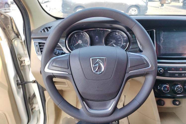 Used Baojun 730 2016 1.5L Manual Comfort Version 7 Seats China V Emission Standard