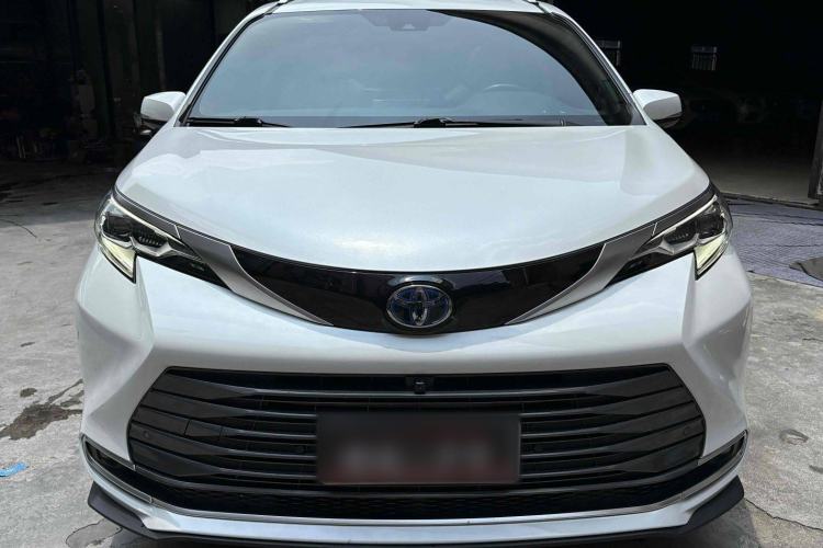 Used Toyota Sienna 2021 2.5L Hybrid Premium Edition
