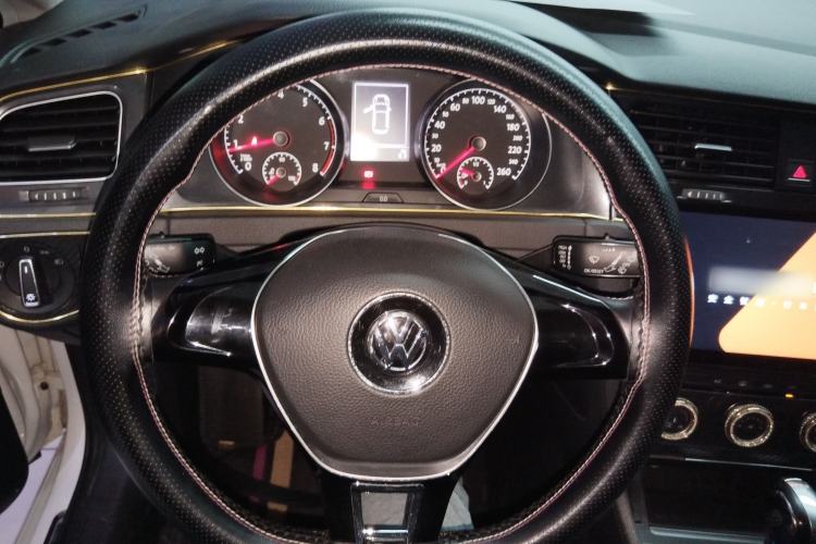 Used Volkswagen Golf 2017 230TSI Automatic Comfort Edition – Celebrating Milestone of One Million Units
