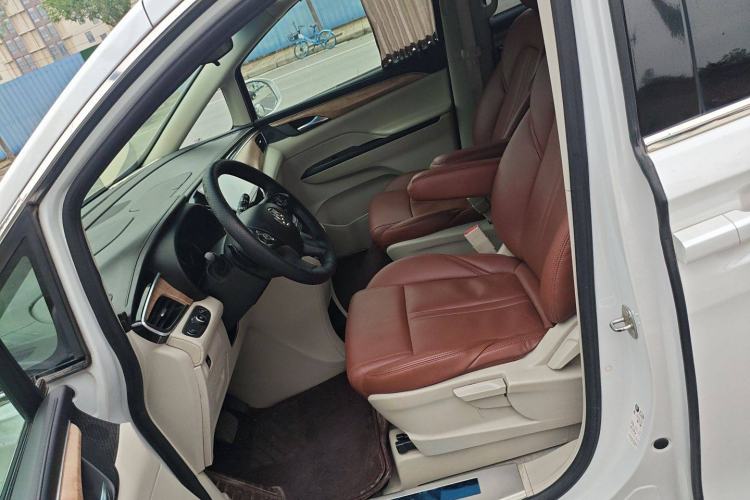 Used Buick GL8 2017 ES 28T Comfort Model China V Standard
