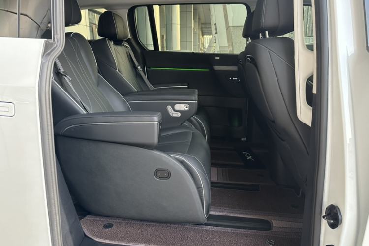 Used XPeng X9 2024 702 Ultra-Long Range Max