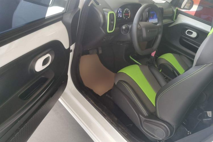 Used Roewe Clever 2021 302 km New Four-Seater Super-Efficient Version
