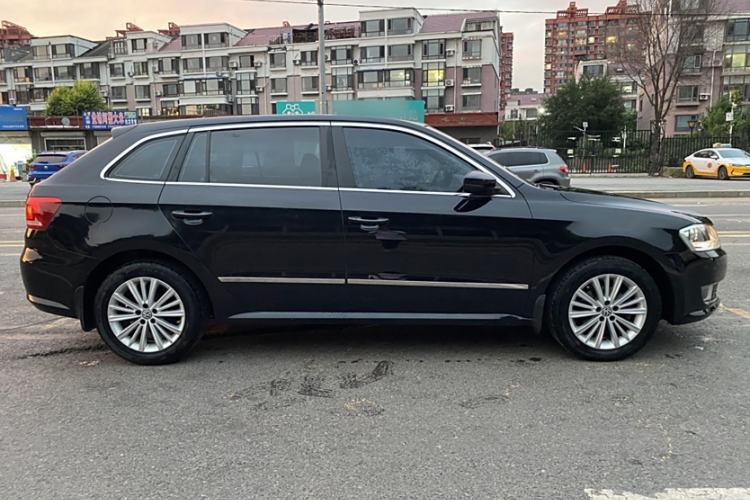 Used Volkswagen Gran Lavida 2013 1.6L Manual Comfort Model
