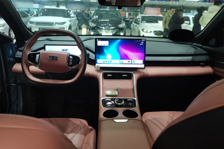 Used  L6 2025 EM-i 140km Starship Edition
