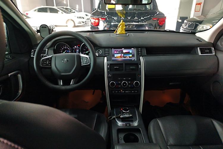 Used Land Rover Discovery Sport 2019 240 PS SE Version China VI Standard
