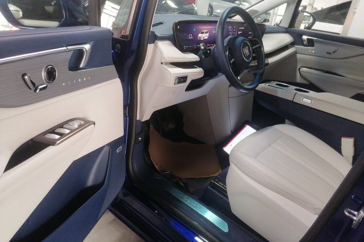 Used Buick GL8 New Energy 2024 Lu Zun Luxury Edition 7-Seater
