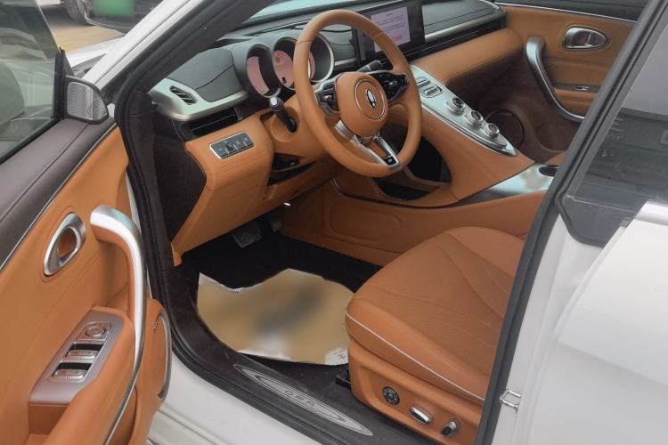 Used ORA Lightning Cat 2022 555 km Luxury Edition
