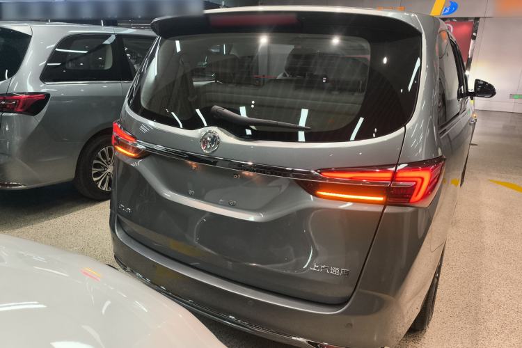 Used Buick GL8 2023 Land Executive Class Comfort Model
