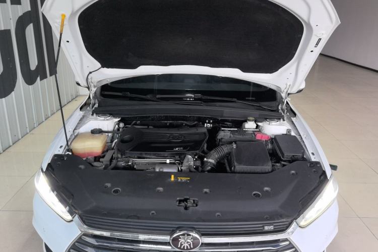 Used BYD Qin Pro 2019 Super Edition 1.5TI Automatic Smart Connect Brilliance Model China V Standard
